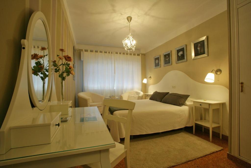 Hotel Casa Junco Рибадедева Номер фото